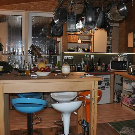 Dvor Pod Krikmi